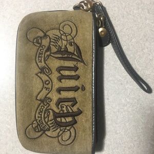 Juicy wristlet